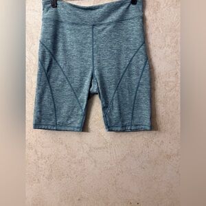 FP Movement Shorts(Waist across 14”flat Rise 10”
Inseam 8”)